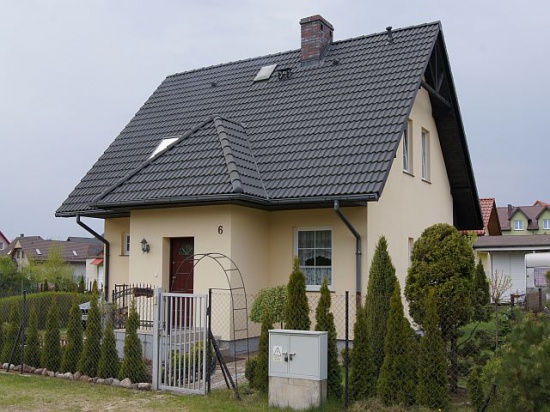 DOM I DOMKI NAD MORZEM